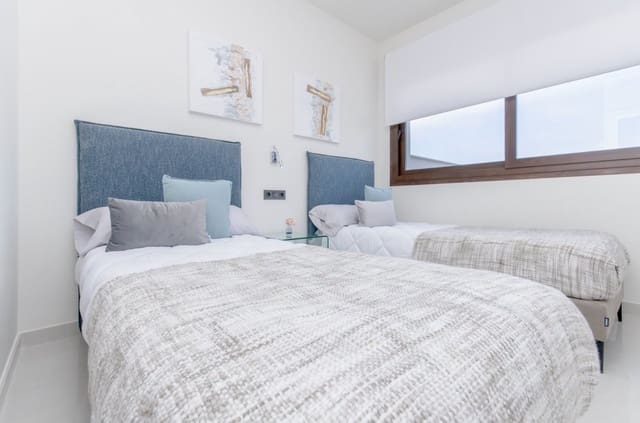 3 makuuhuone Huoneisto myytävänä paikassa Los Balcones mukana uima-altaan - 310 000 € (Ref: 10047980)