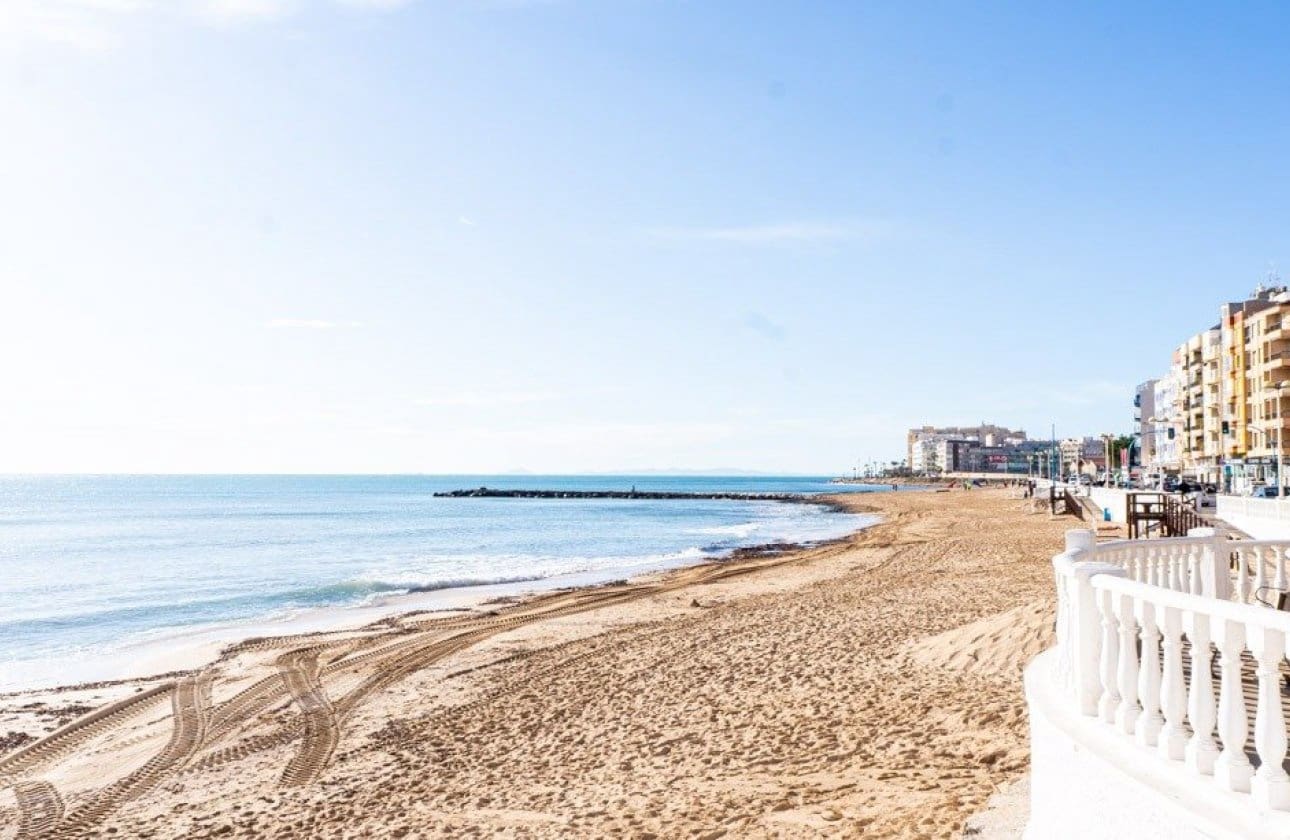 2 soveværelse Lejlighed til salg i Torrevieja med swimmingpool garage - € 330.000 (Ref: 10048784)