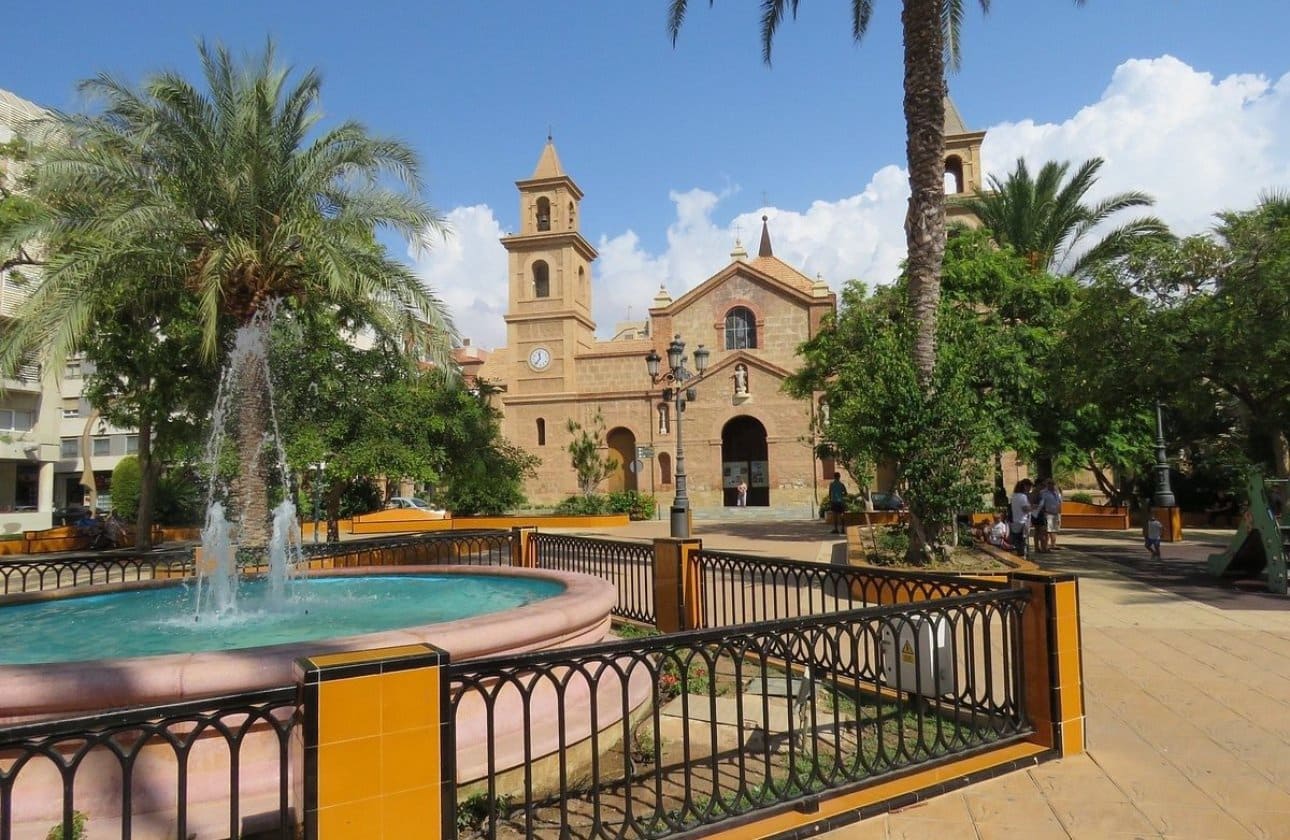 2 soveværelse Lejlighed til salg i Torrevieja med swimmingpool garage - € 330.000 (Ref: 10048784)