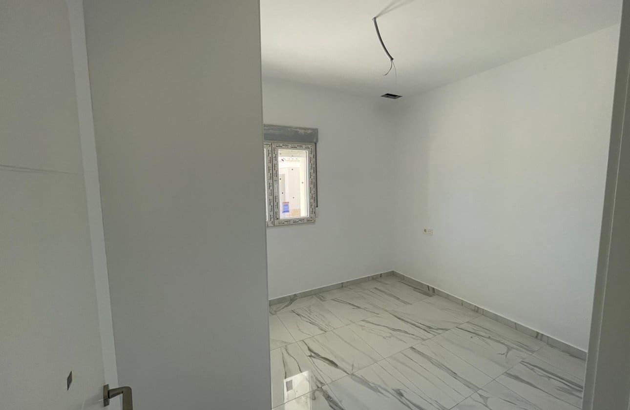 6 bedroom Villa for sale in Pinoso with pool garage - € 611,000 (Ref: 10051052)