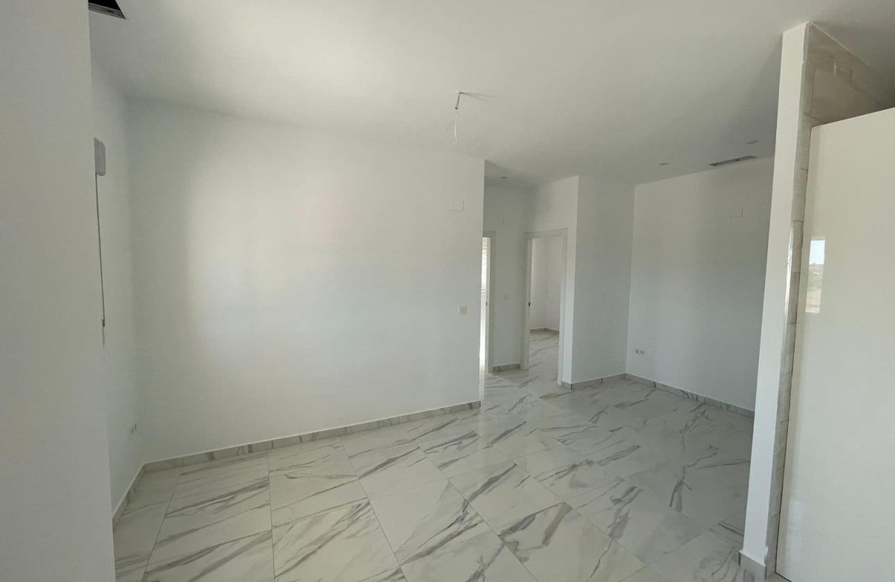 6 bedroom Villa for sale in Pinoso with pool garage - € 611,000 (Ref: 10051052)