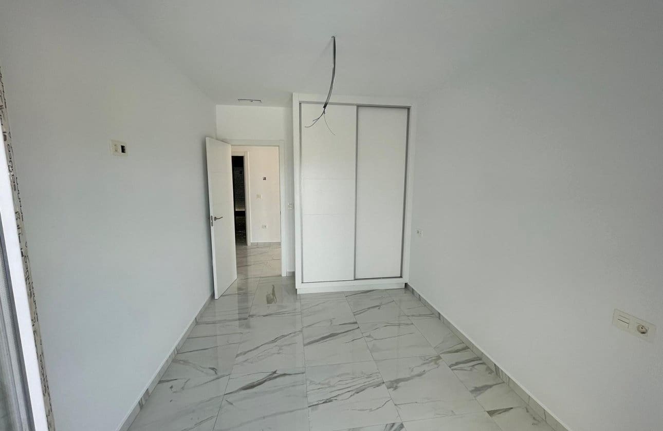 6 bedroom Villa for sale in Pinoso with pool garage - € 611,000 (Ref: 10051052)