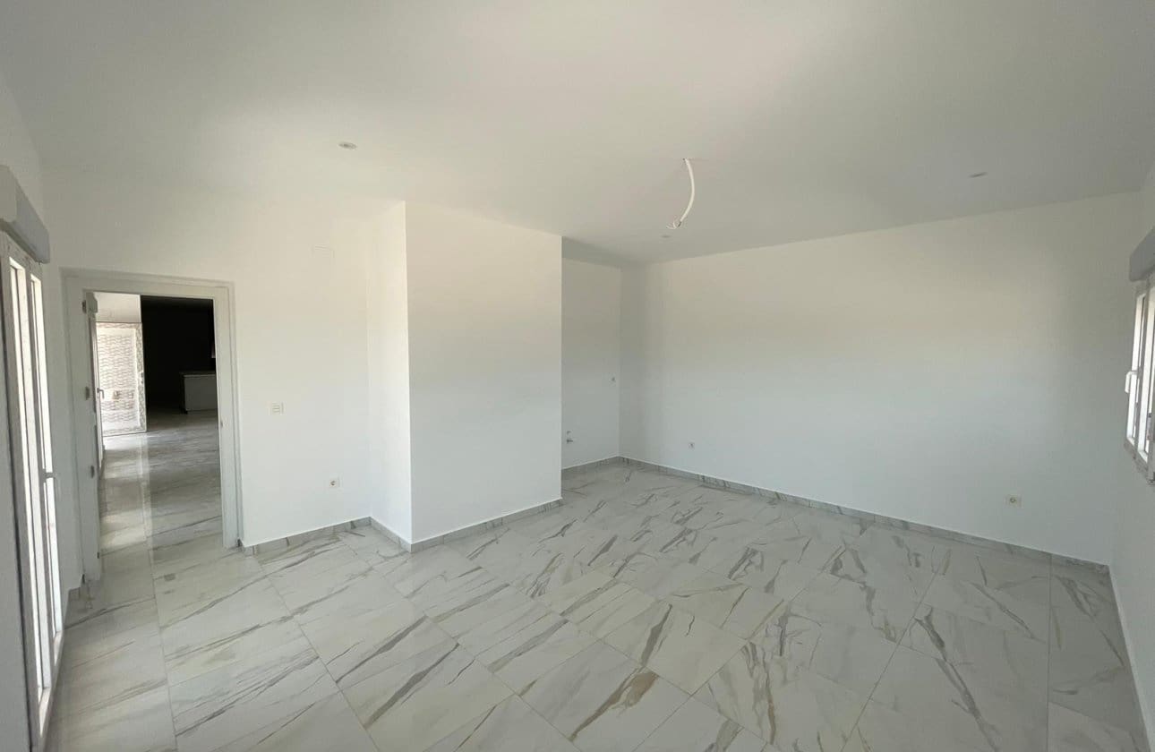 6 bedroom Villa for sale in Pinoso with pool garage - € 611,000 (Ref: 10051052)