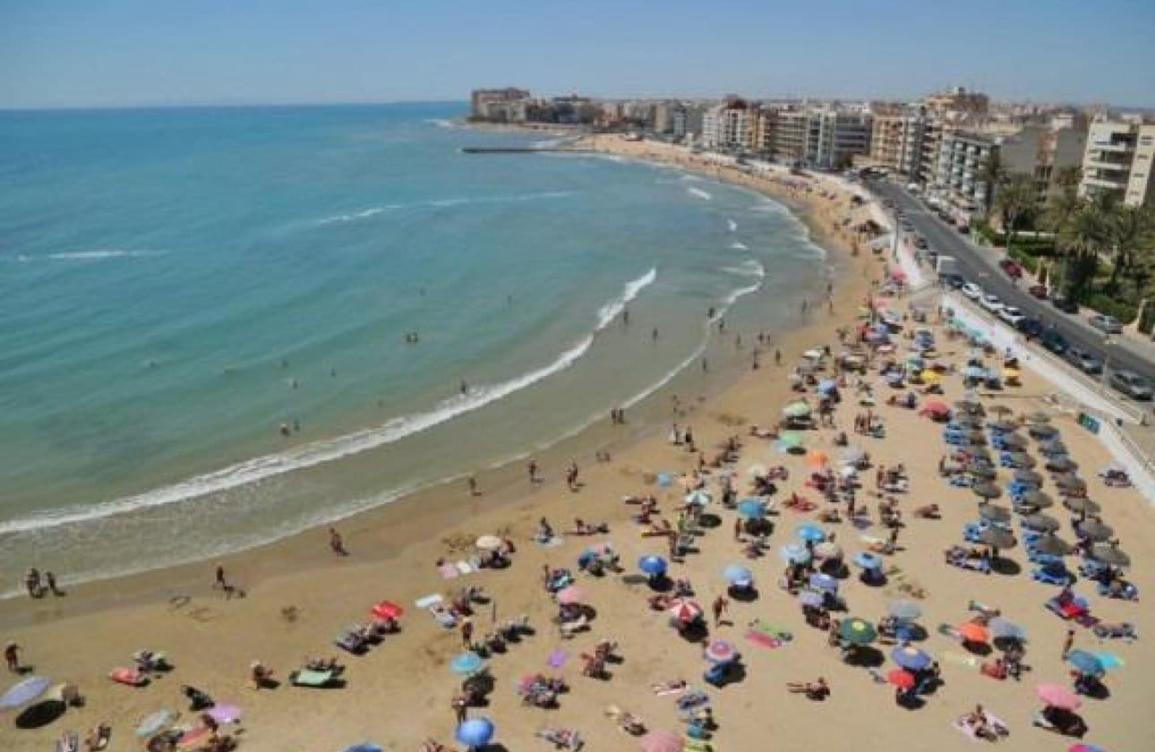 3 slaapkamer Appartement te koop in Torrevieja met zwembad - € 439.000 (Ref: 10051066)