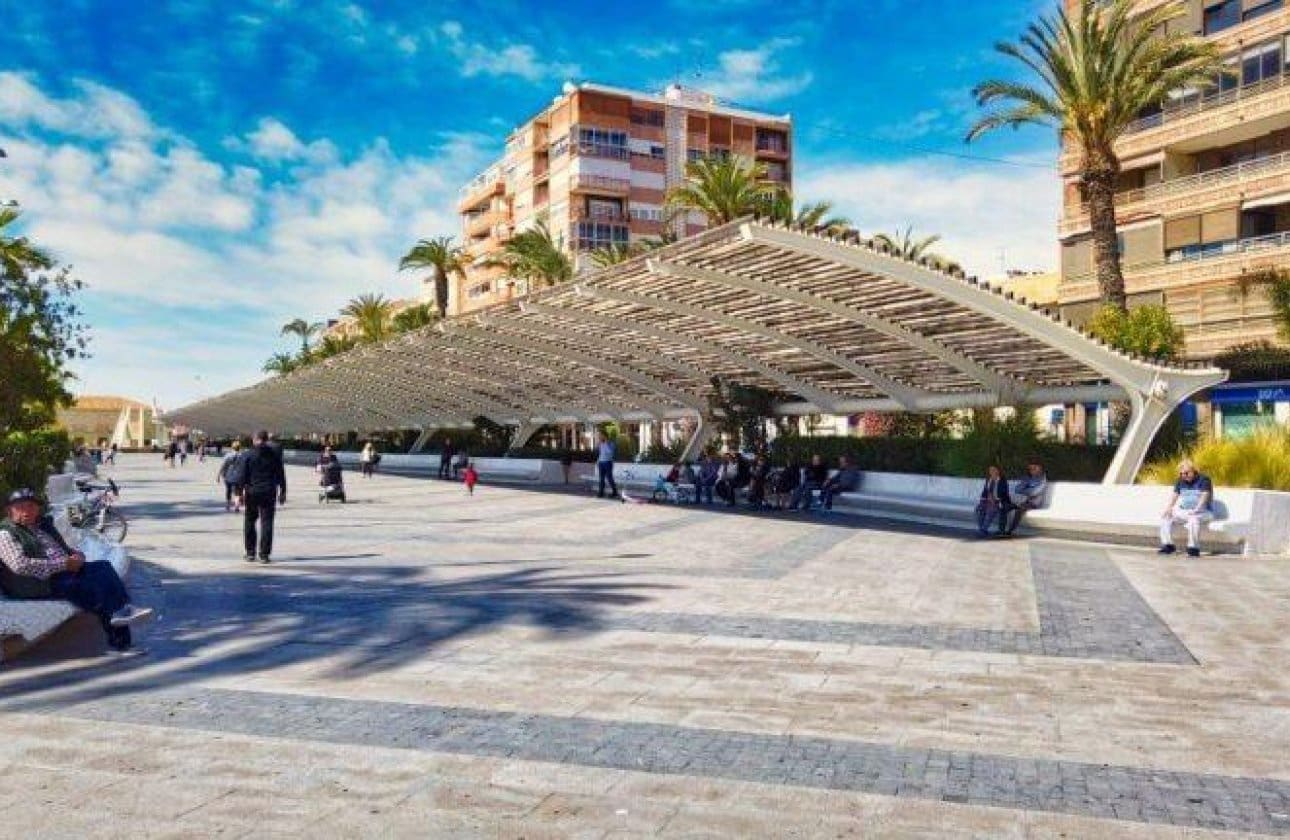 3 slaapkamer Appartement te koop in Torrevieja met zwembad - € 439.000 (Ref: 10051066)