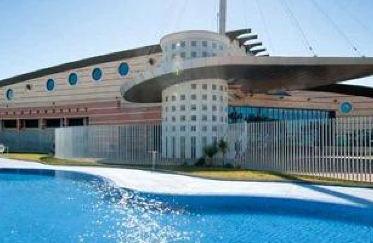 3 slaapkamer Appartement te koop in Torrevieja met zwembad - € 439.000 (Ref: 10051066)