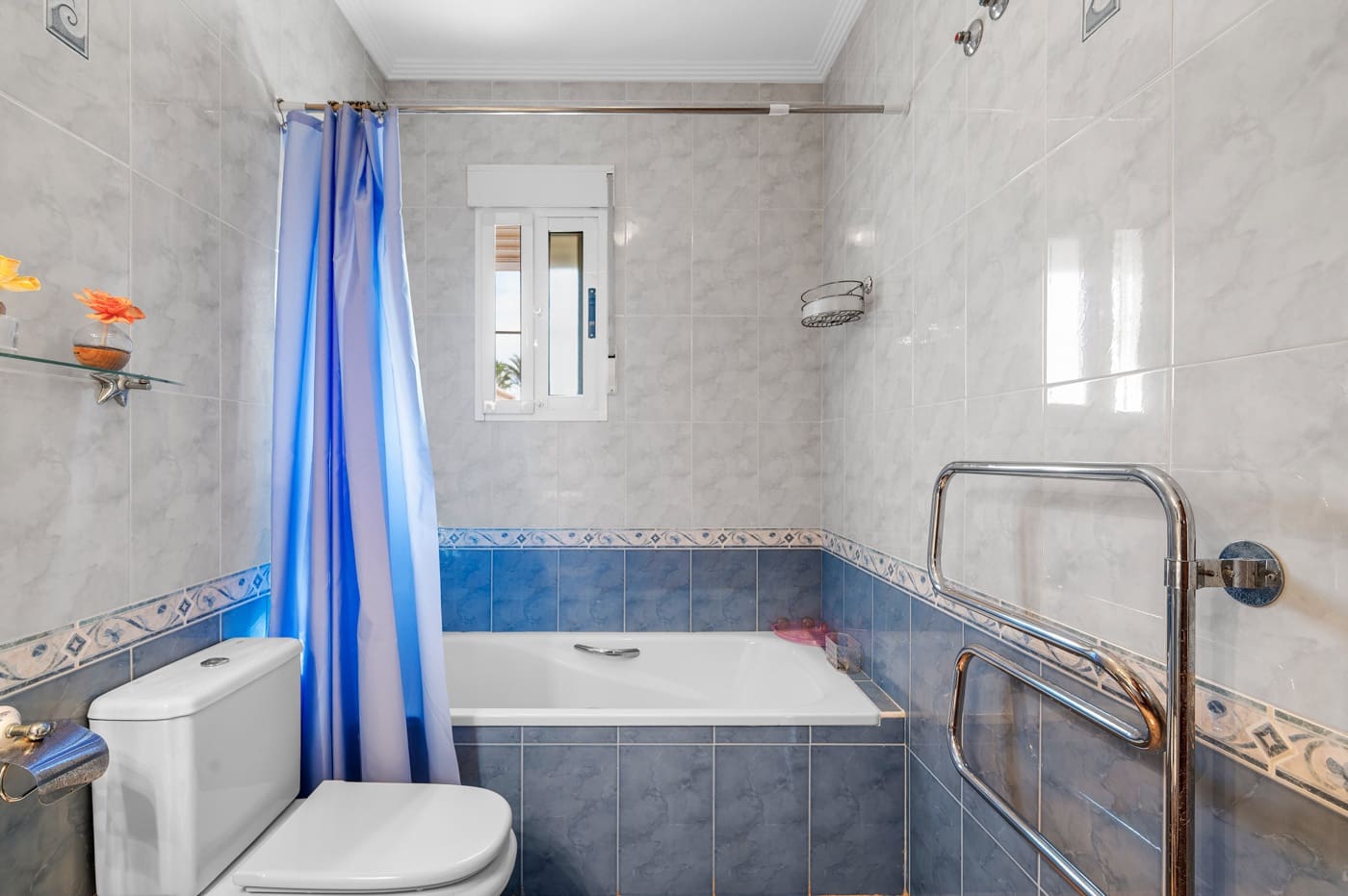 3 makuuhuone Huvila myytävänä paikassa Guardamar del Segura mukana uima-altaan - 290 000 € (Ref: 10070373)