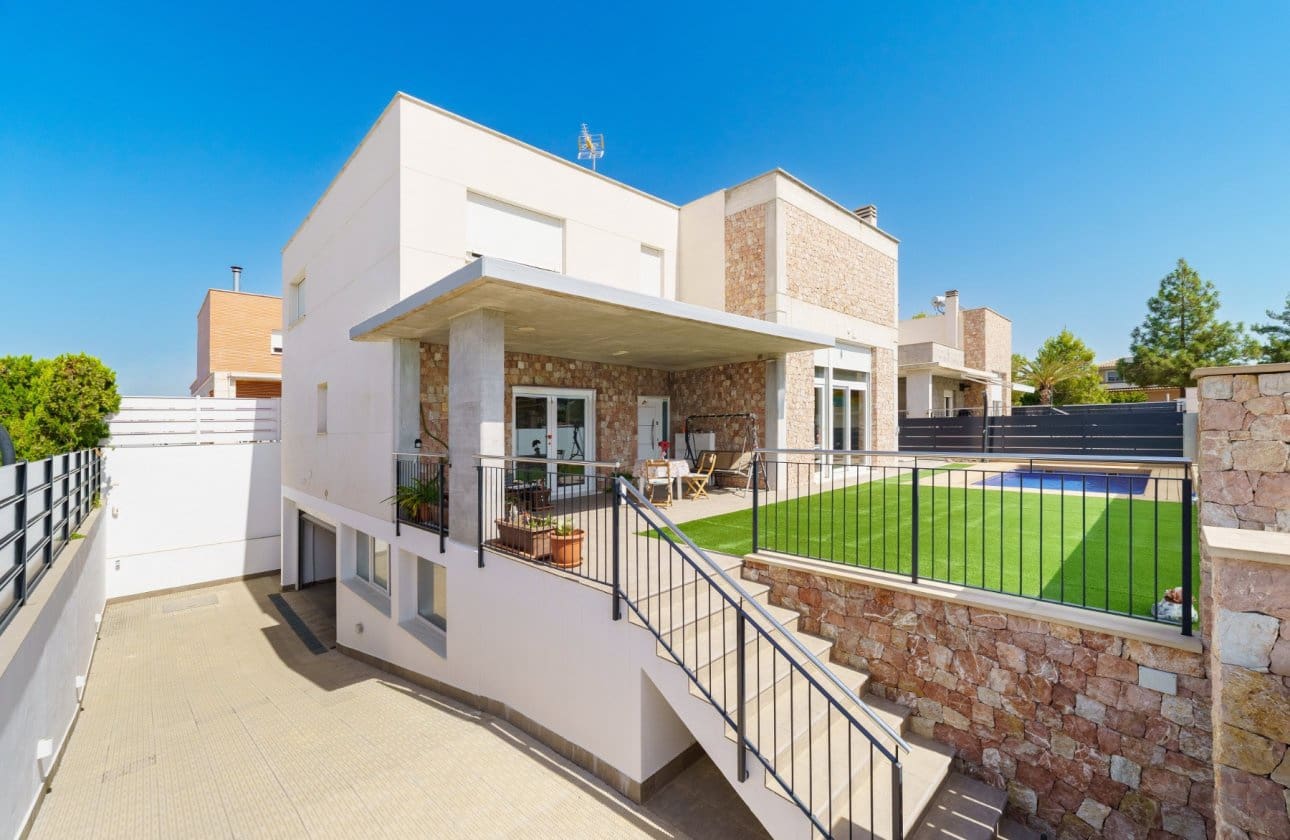 4 bedroom Villa for sale in La Alcayna with pool garage - € 559,000 (Ref: 10080016)