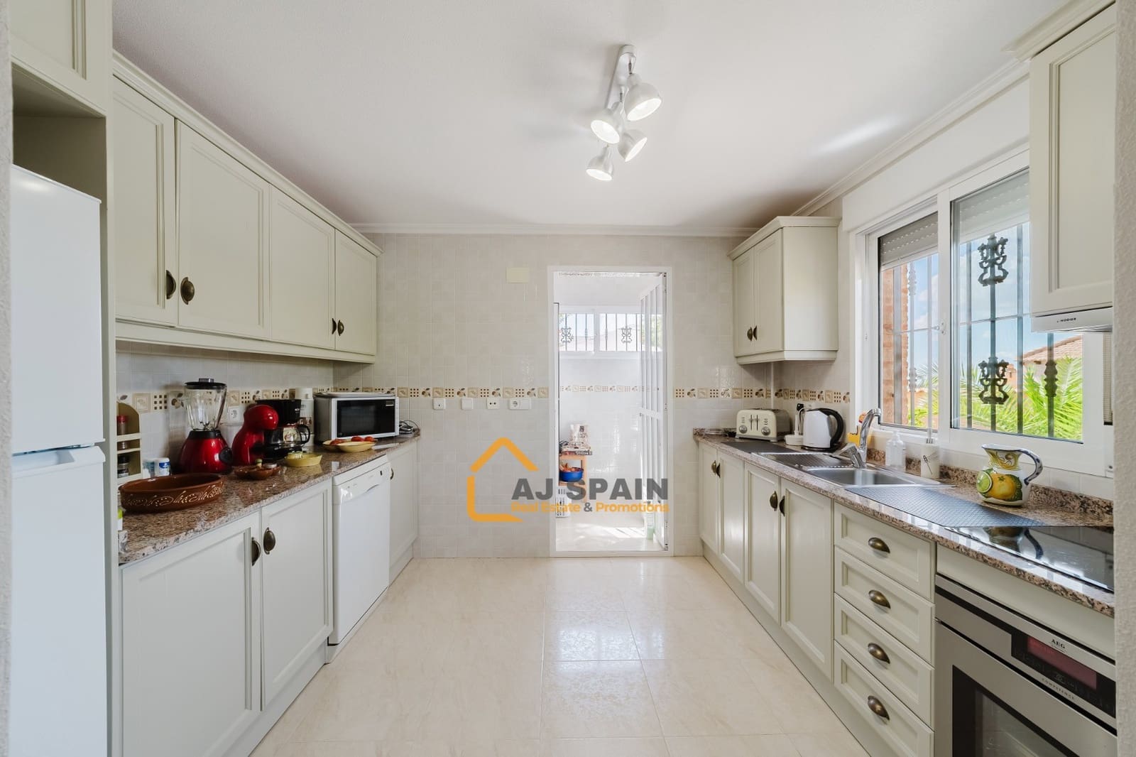 3 sypialnia Willa na sprzedaż w Fortuna z basenem - 289 000 € (Ref: 10089977)