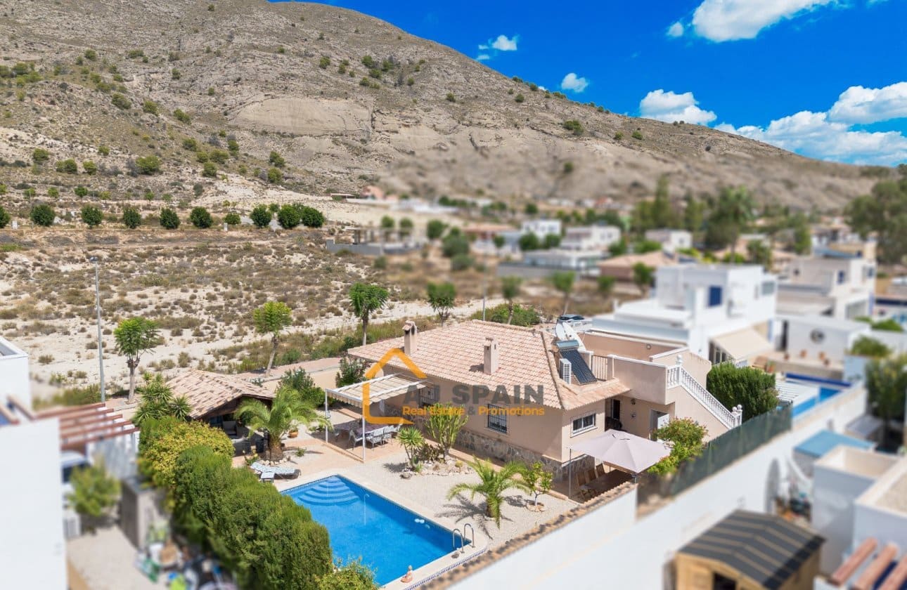 3 bedroom Villa for sale in Fortuna with pool - € 289,000 (Ref: 10089977)