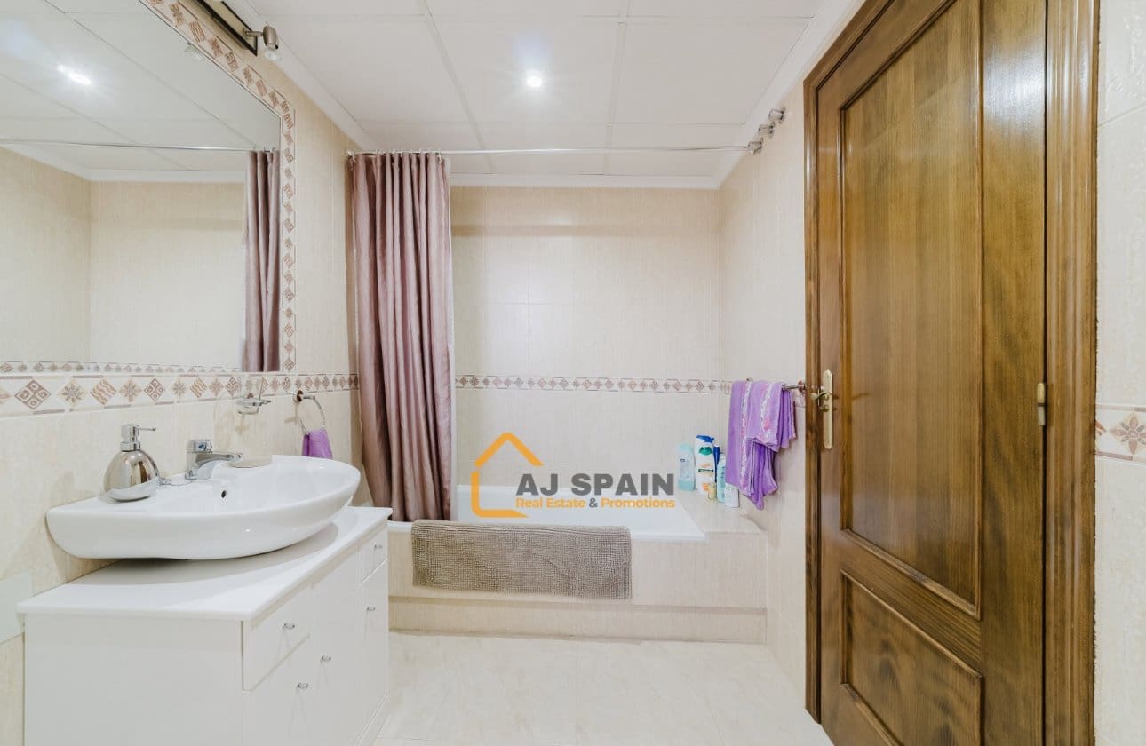 3 bedroom Villa for sale in Fortuna with pool - € 289,000 (Ref: 10089977)