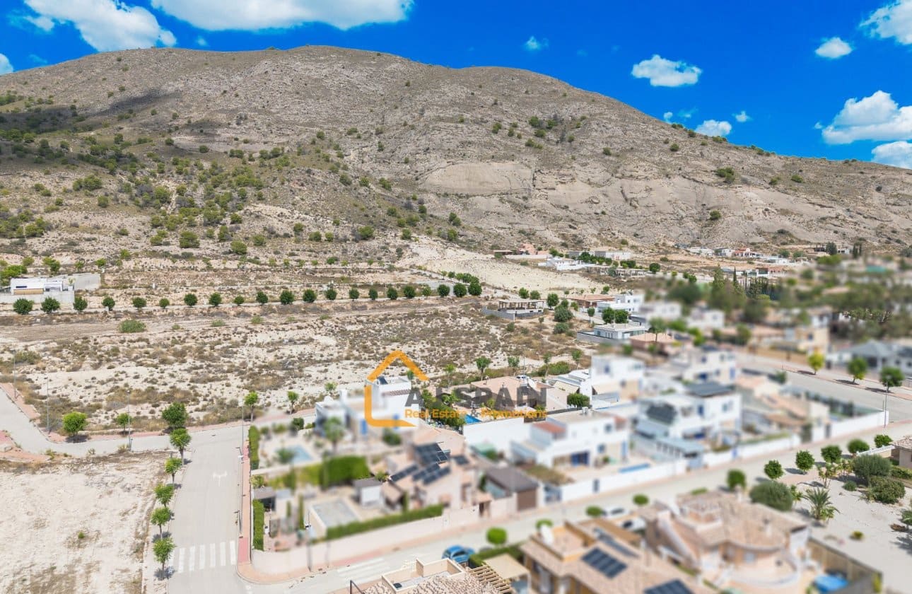 3 bedroom Villa for sale in Fortuna with pool - € 289,000 (Ref: 10089977)