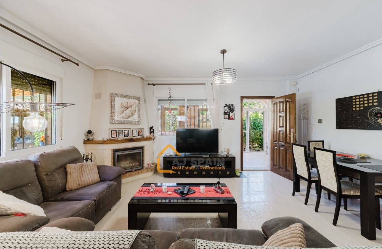 3 bedroom Villa for sale in Fortuna with pool - € 289,000 (Ref: 10089977)