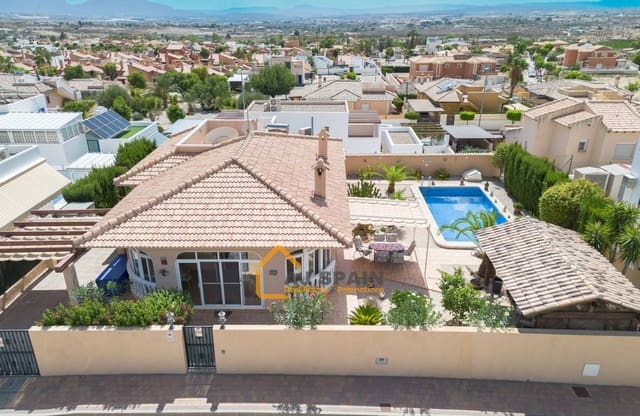 3 soveværelse Villa til salg i Fortuna med swimmingpool - € 289.000 (Ref: 10089977)