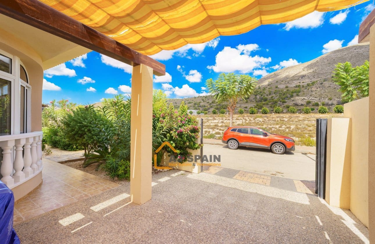 3 bedroom Villa for sale in Fortuna with pool - € 289,000 (Ref: 10089977)