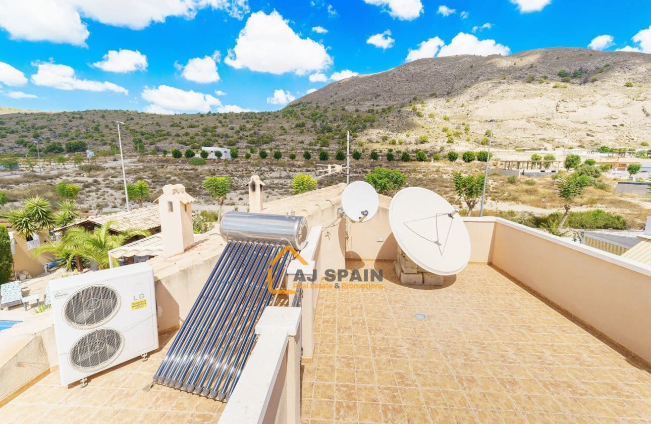 3 bedroom Villa for sale in Fortuna with pool - € 289,000 (Ref: 10089977)