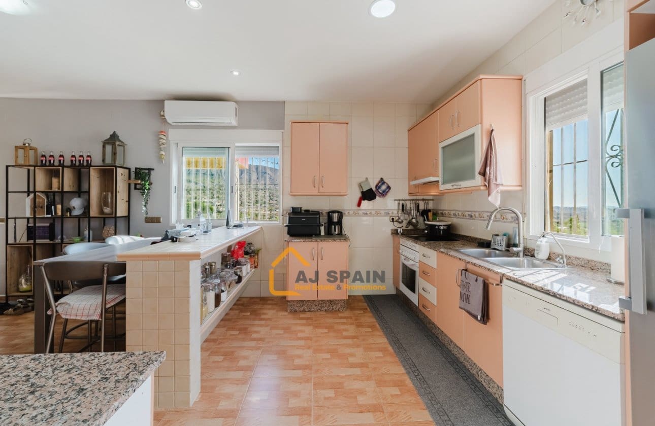 4 bedroom Finca/Country House for sale in Fortuna with pool garage - € 329,000 (Ref: 10089978)