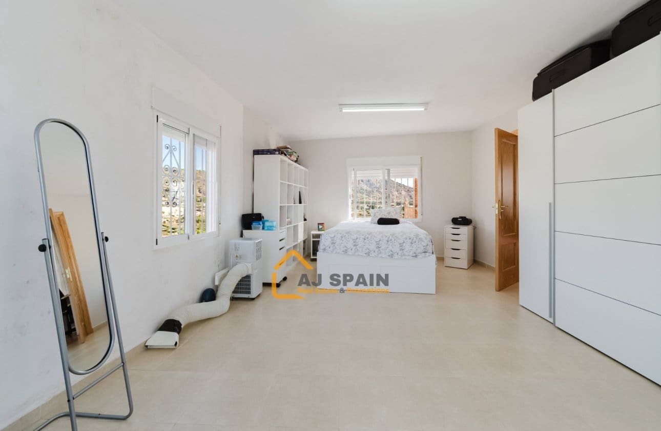 4 bedroom Finca/Country House for sale in Fortuna with pool garage - € 329,000 (Ref: 10089978)