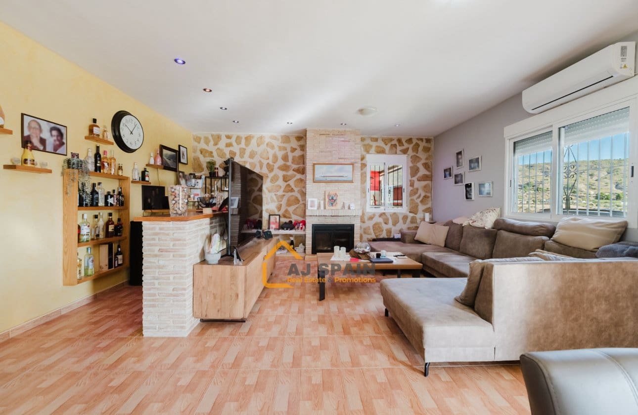 4 bedroom Finca/Country House for sale in Fortuna with pool garage - € 329,000 (Ref: 10089978)