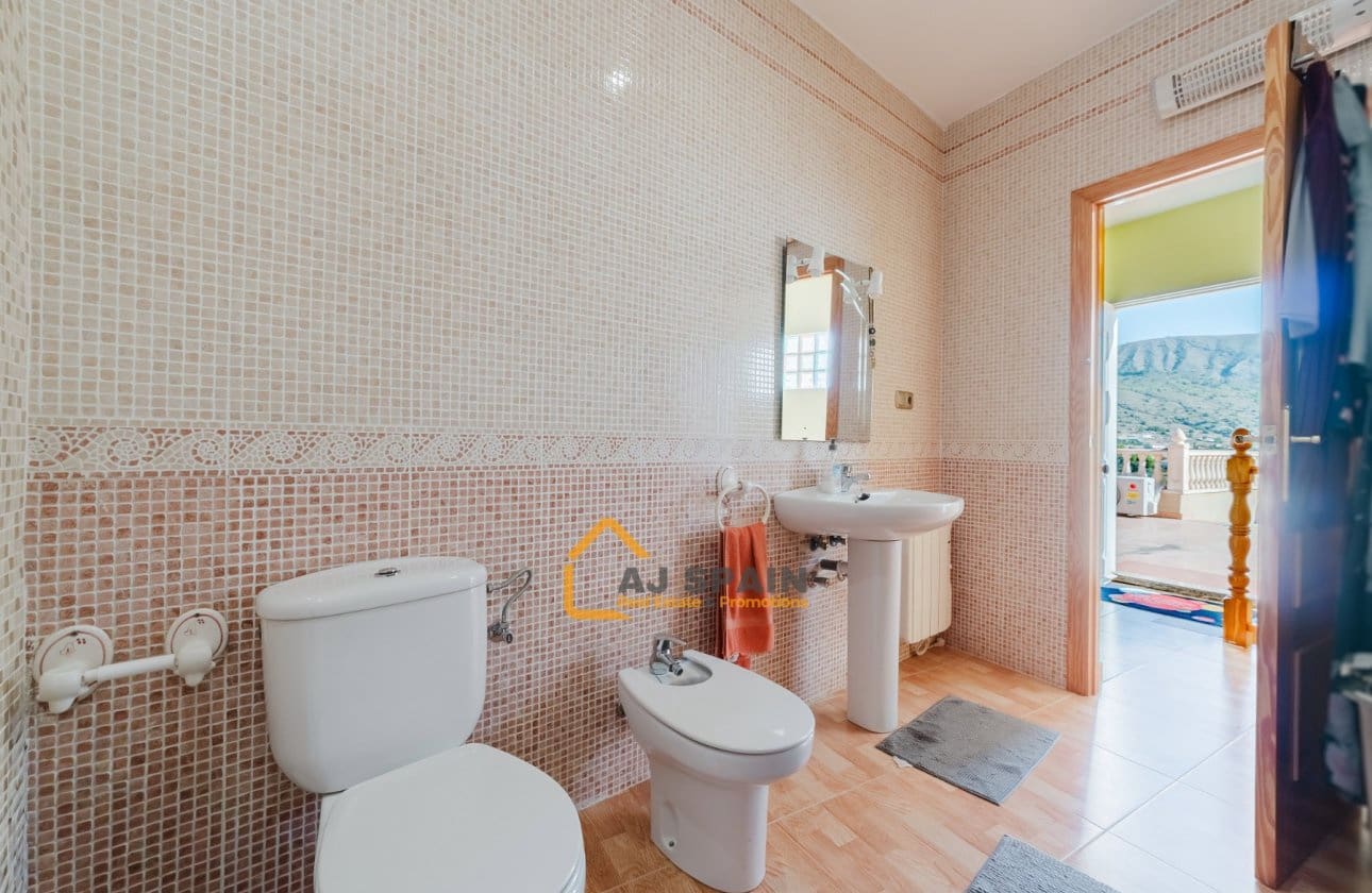 4 bedroom Finca/Country House for sale in Fortuna with pool garage - € 329,000 (Ref: 10089978)