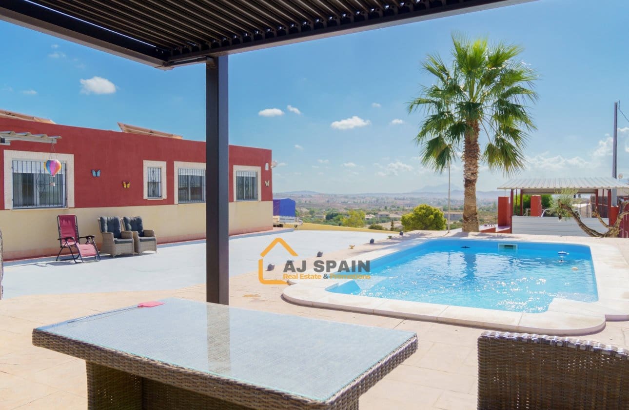 4 bedroom Finca/Country House for sale in Fortuna with pool garage - € 329,000 (Ref: 10089978)