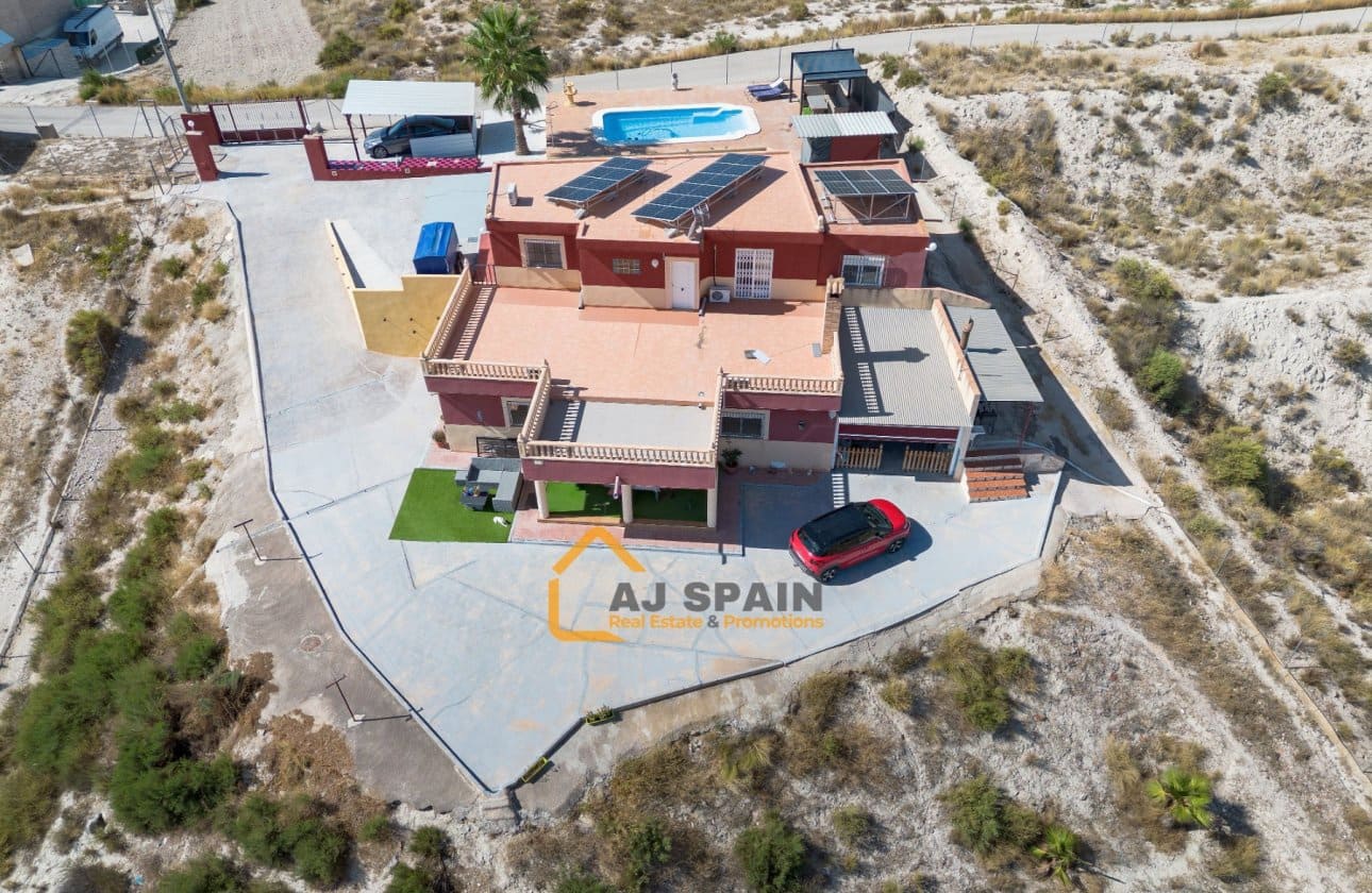 4 bedroom Finca/Country House for sale in Fortuna with pool garage - € 329,000 (Ref: 10089978)