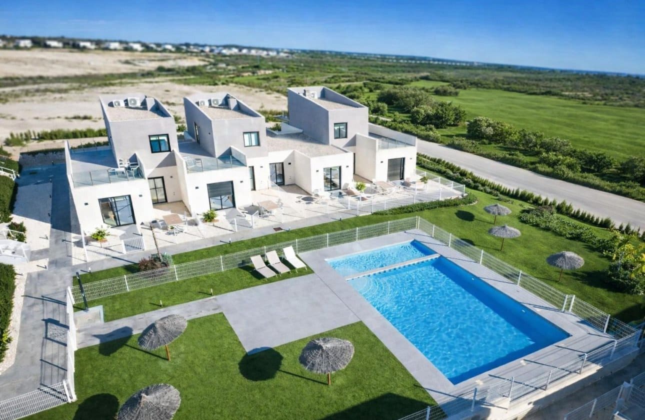 3 sovrum Semi-fristående Villa till salu i Banos y Mendigo med pool - 315 500 € (Ref: 10100897)