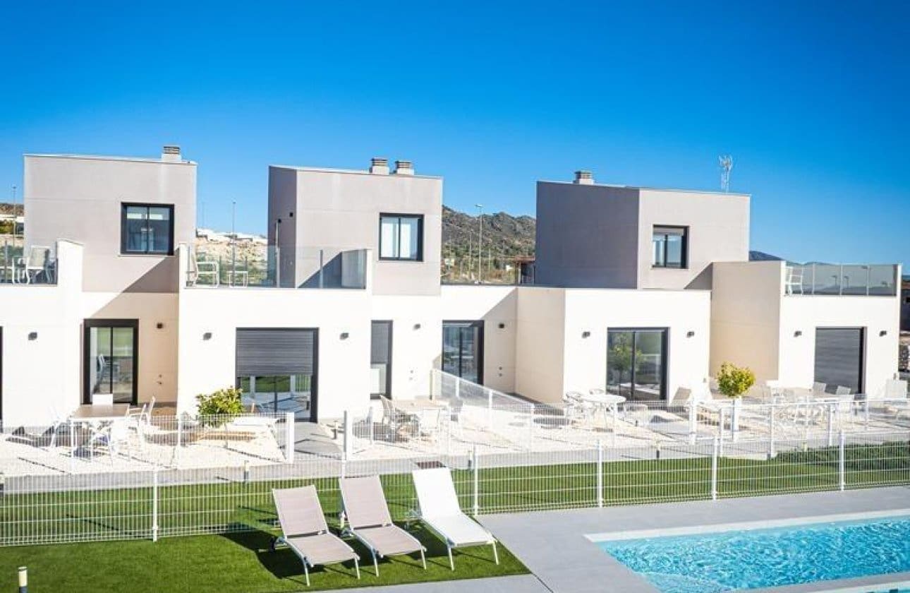 3 sovrum Semi-fristående Villa till salu i Banos y Mendigo med pool - 315 500 € (Ref: 10100897)