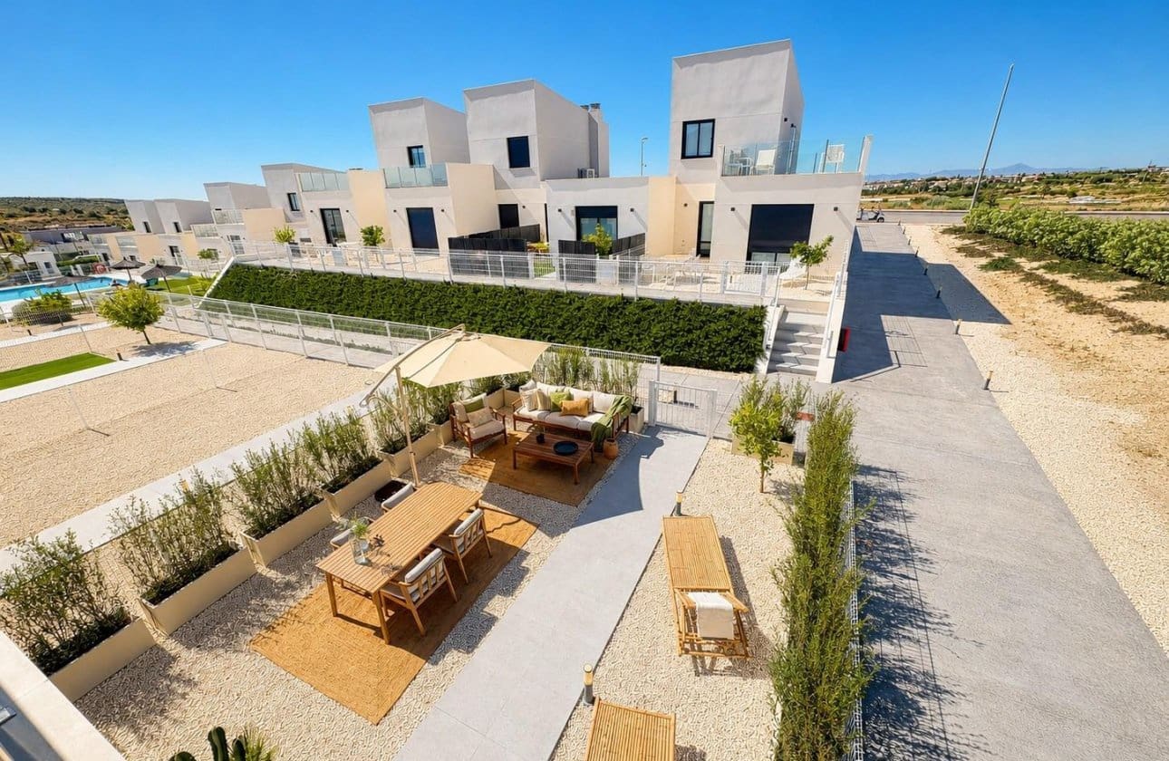 3 sovrum Semi-fristående Villa till salu i Banos y Mendigo med pool - 315 500 € (Ref: 10100897)