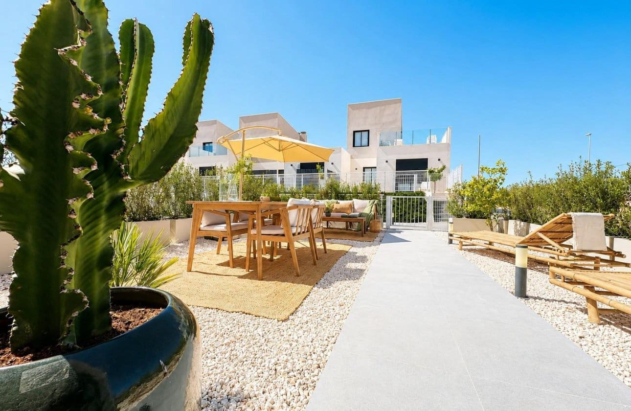 3 sovrum Semi-fristående Villa till salu i Banos y Mendigo med pool - 315 500 € (Ref: 10100897)
