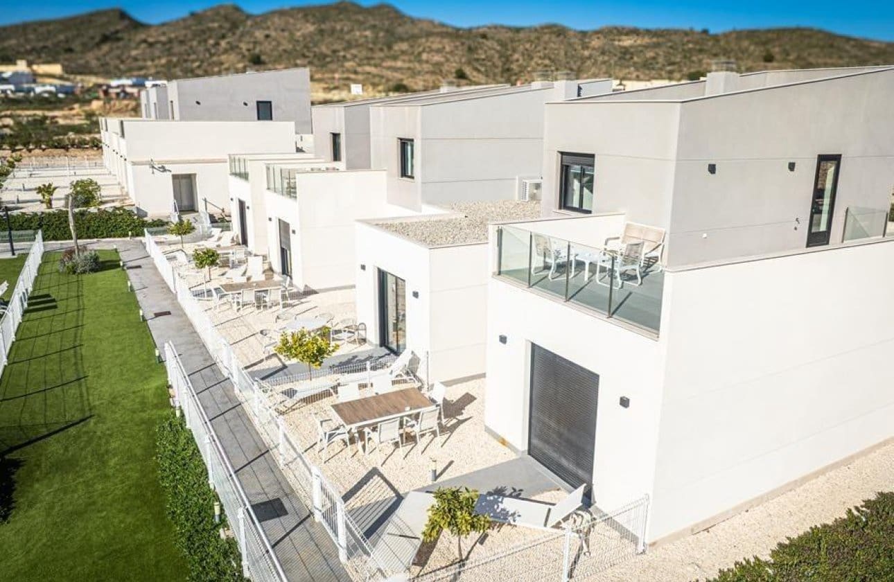 3 sovrum Semi-fristående Villa till salu i Banos y Mendigo med pool - 315 500 € (Ref: 10100897)