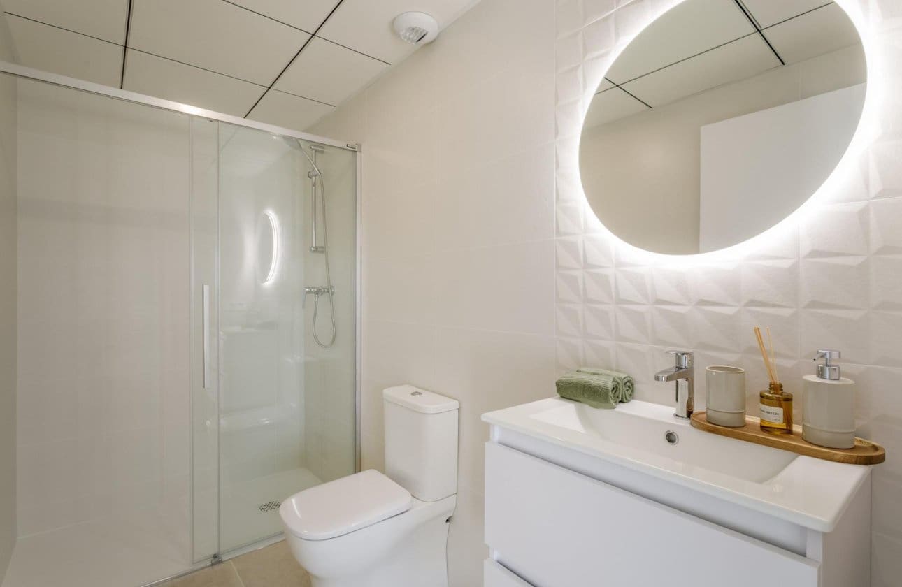Apartamento de 2 habitaciones en Torrevieja en venta con piscina - 330.000 € (Ref: 10100899)