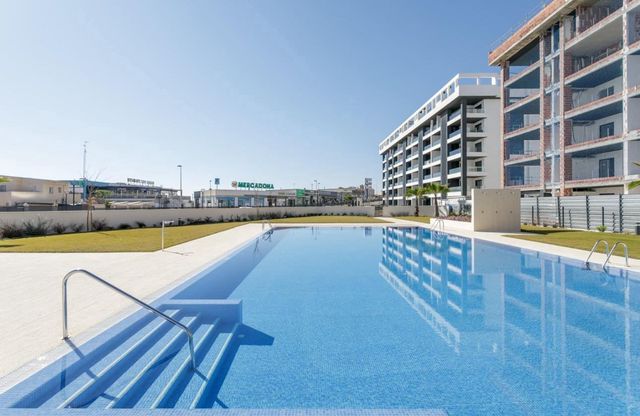 2 soveværelse Lejlighed til salg i Torreblanca, Torrevieja med swimmingpool - € 330.000 (Ref: 10100899)