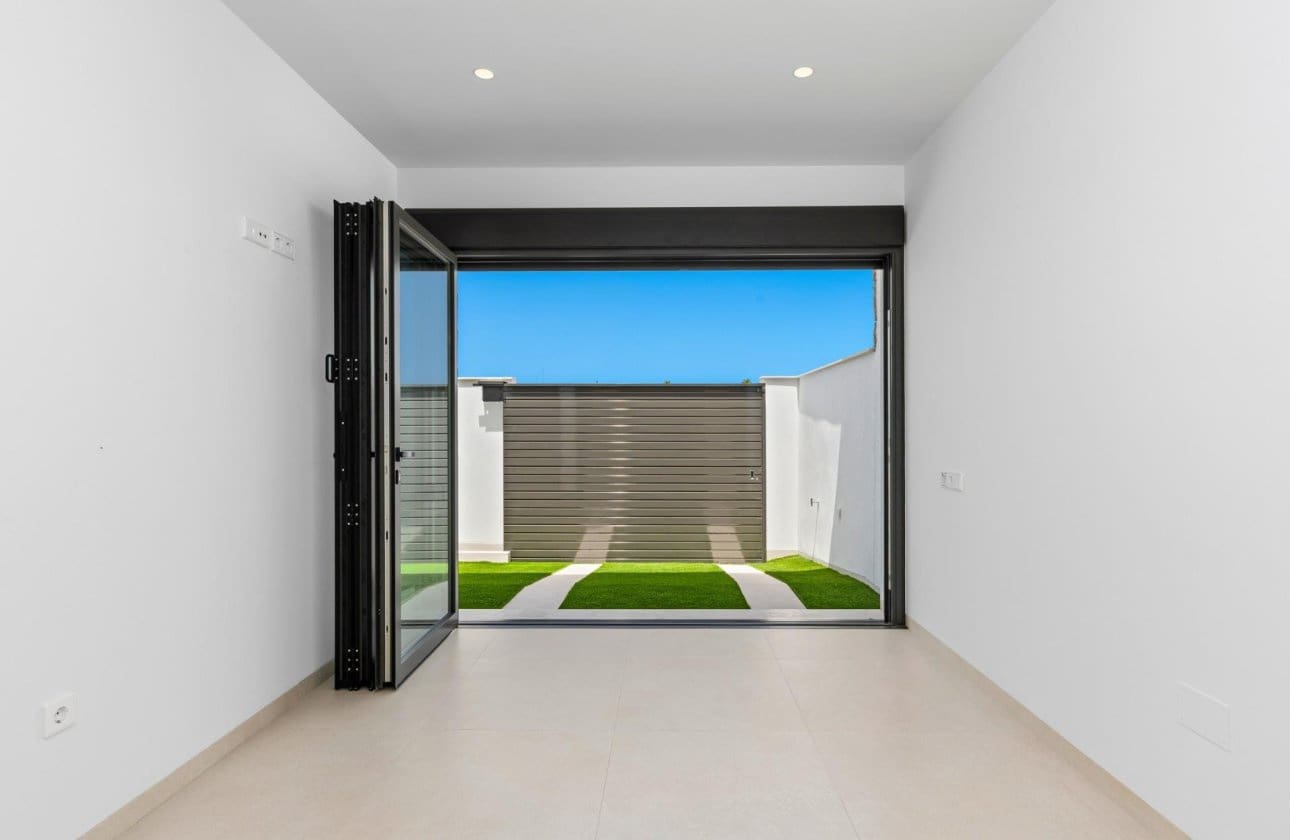 3 Zimmer Villa zu verkaufen in Los Alcazares mit Pool - 499.900 € (Ref: 10100910)