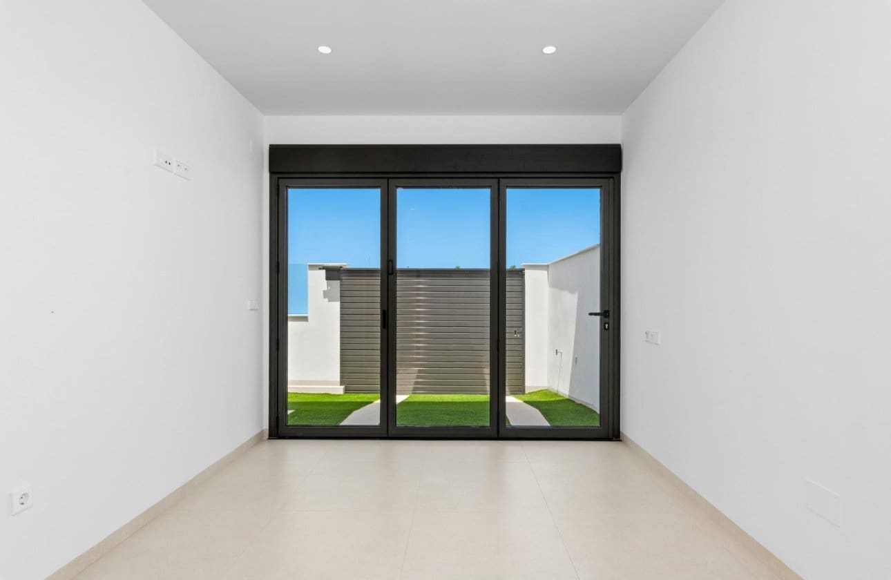 3 Zimmer Villa zu verkaufen in Los Alcazares mit Pool - 499.900 € (Ref: 10100910)