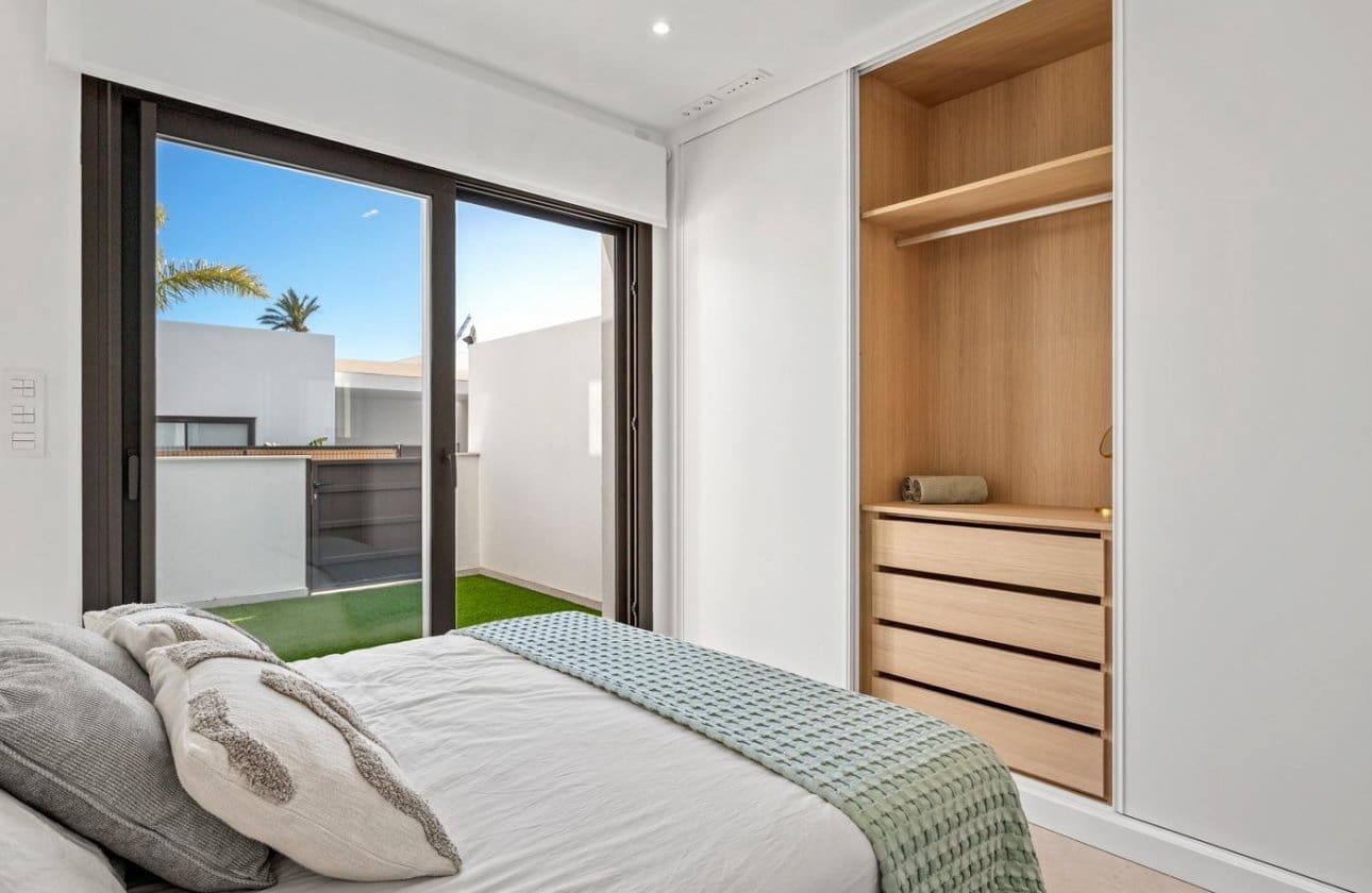 2 slaapkamer Appartement te koop in Los Alcazares met zwembad garage - € 275.000 (Ref: 10100934)