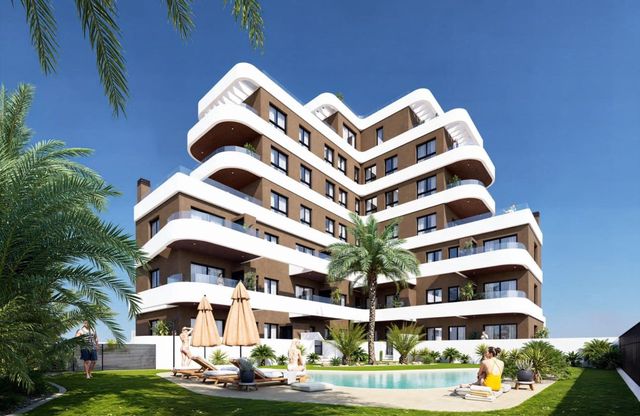 2 soverom Leilighet til salgs i Puerto Deportivo, Guardamar del Segura med svømmebasseng garasje - € 305 000 (Ref: 10100981)