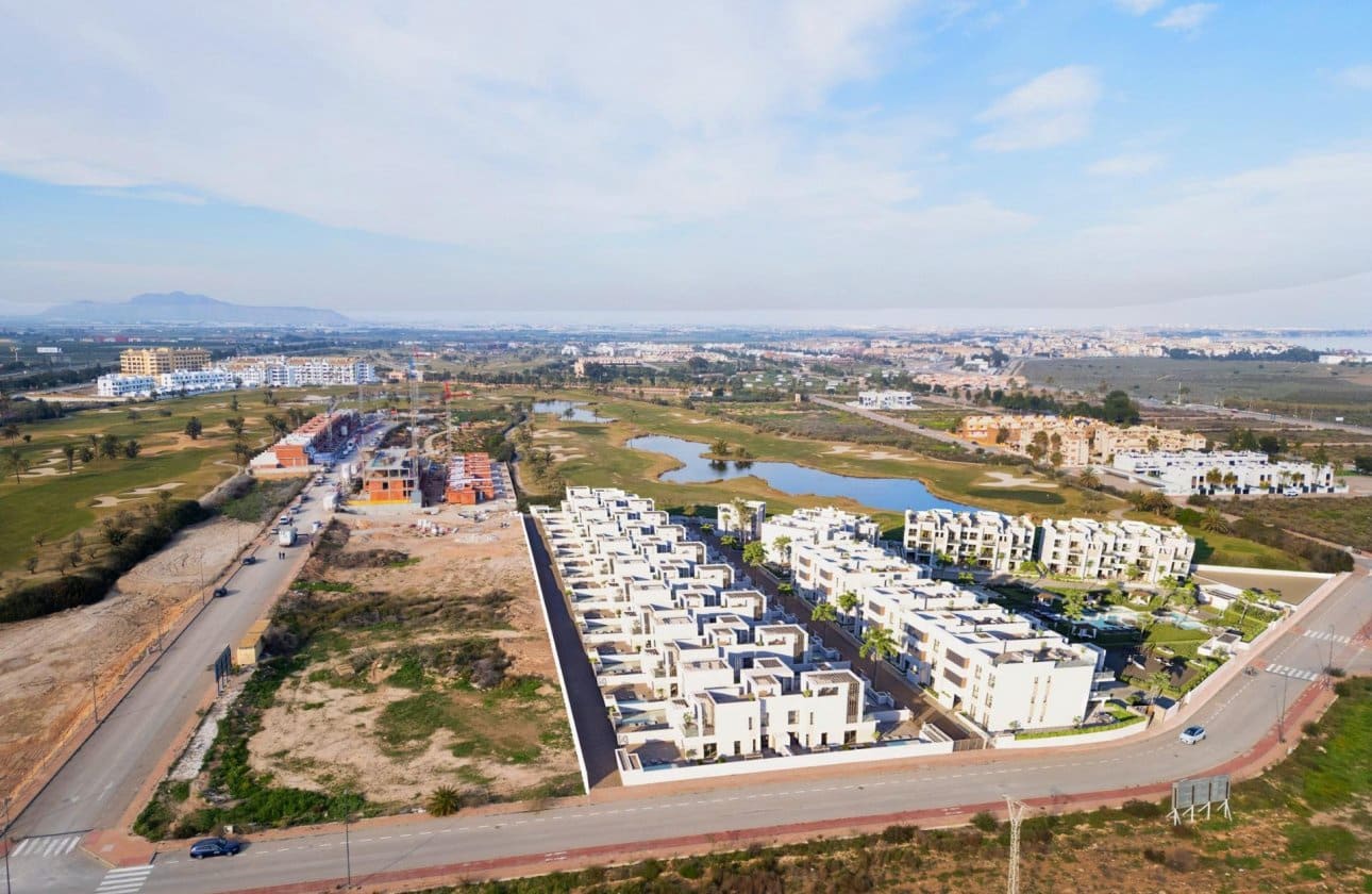 Apartamento de 2 habitaciones en Los Alcázares en venta con piscina garaje - 314.000 € (Ref: 10127495)