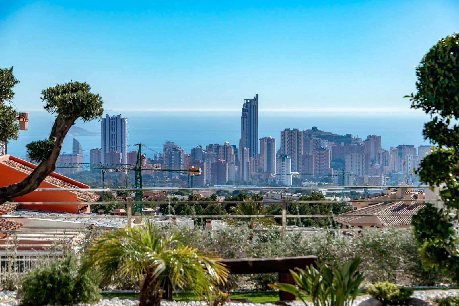 8 bedroom Villa for sale in Finestrat with pool - € 4,450,000 (Ref: 9416305)