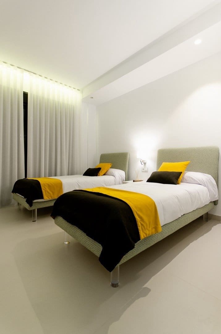 4 sypialnia Willa na sprzedaż w Orihuela Costa z basenem - 1 195 000 € (Ref: 9416385)