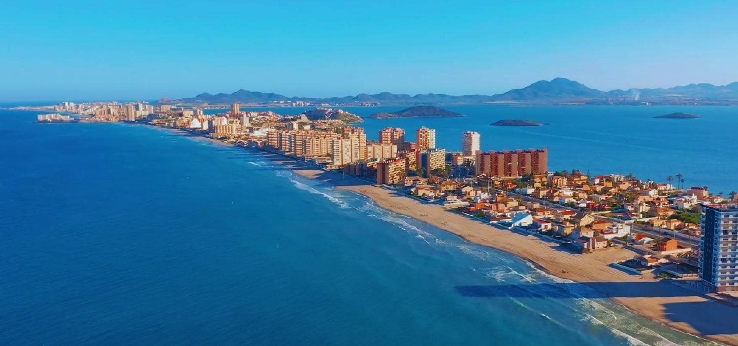 2 Zimmer Apartment zu verkaufen in La Manga del Mar Menor mit Pool - 213.259 € (Ref: 9416419)
