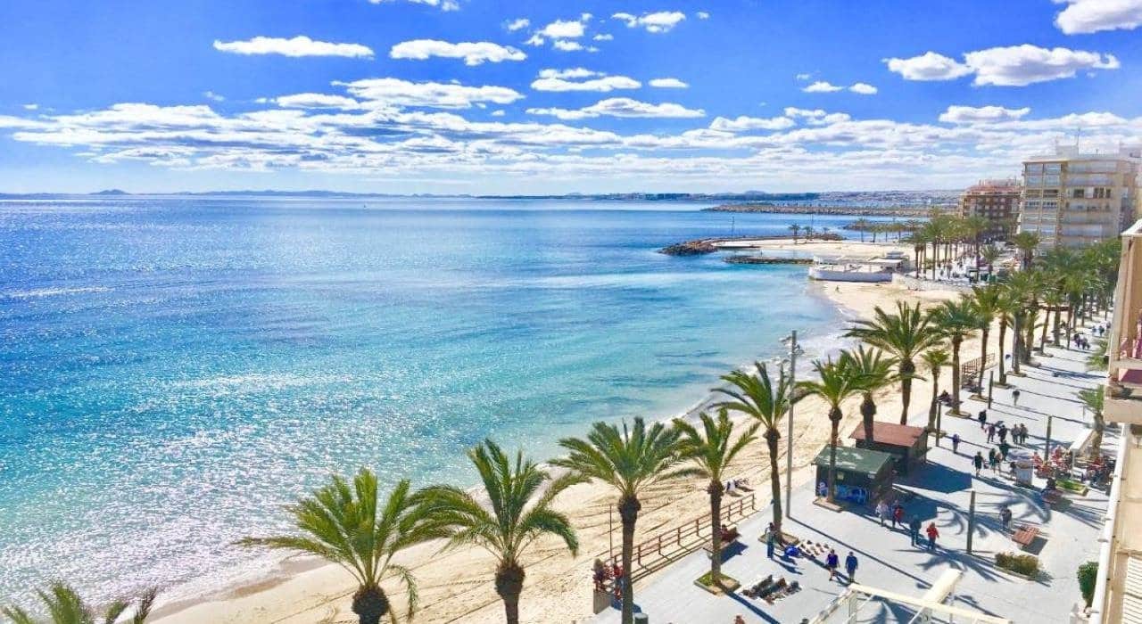 Apartamento de 2 habitaciones en Torrevieja en venta con piscina - 330.000 € (Ref: 9416521)