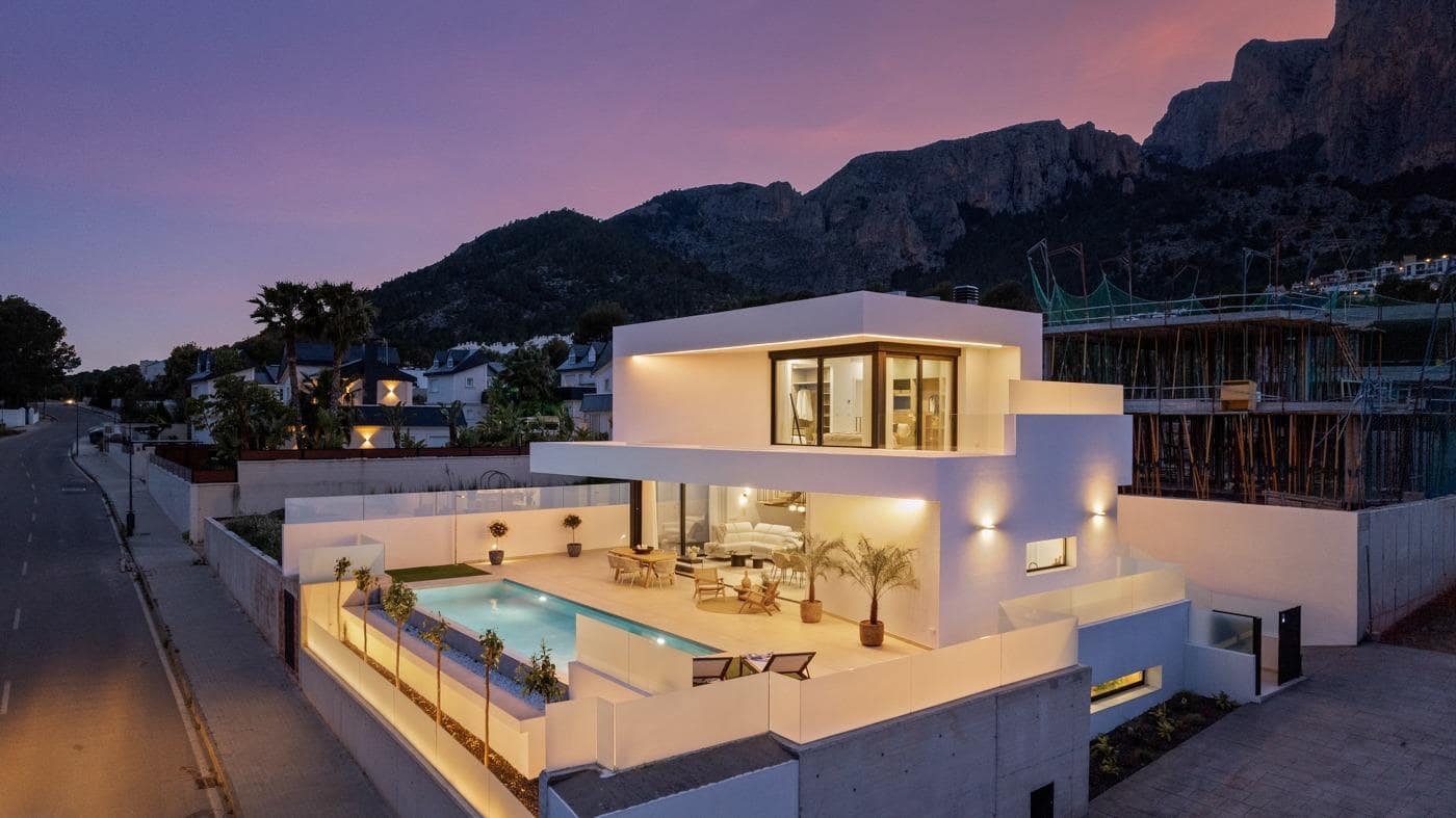 3 bedroom Villa for sale in Polop with pool - € 860,000 (Ref: 9416548)