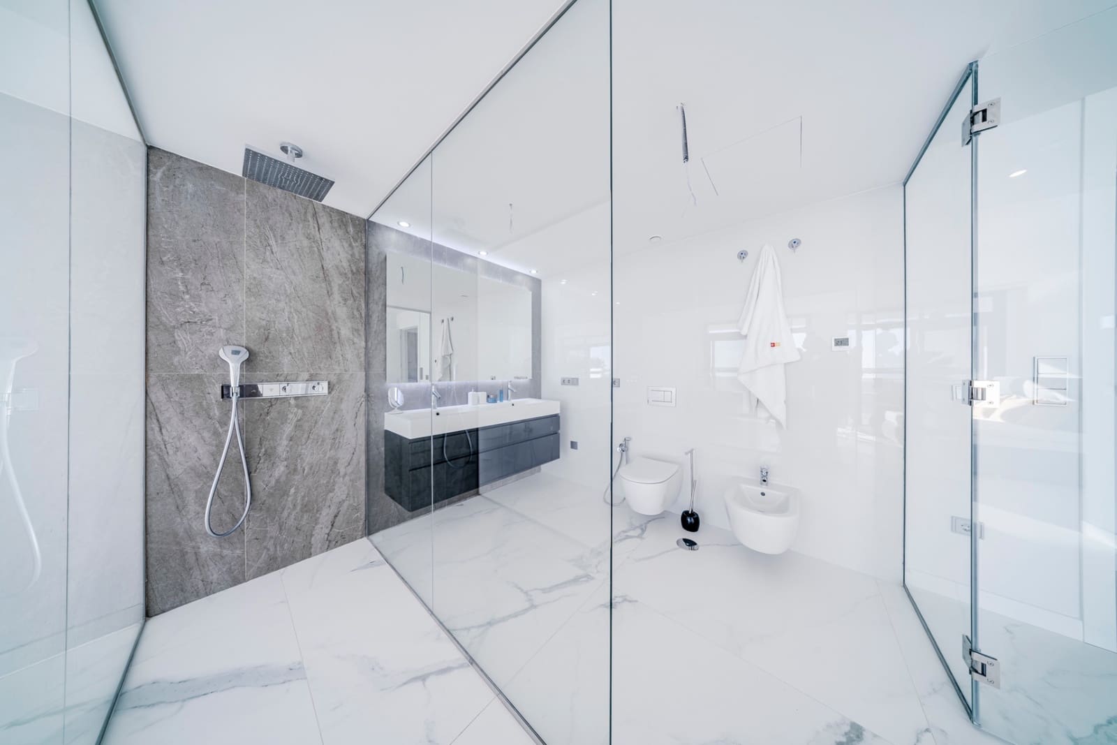 3 bedroom Apartment for sale in Benidorm with pool garage - € 1,550,000 (Ref: 9419304)