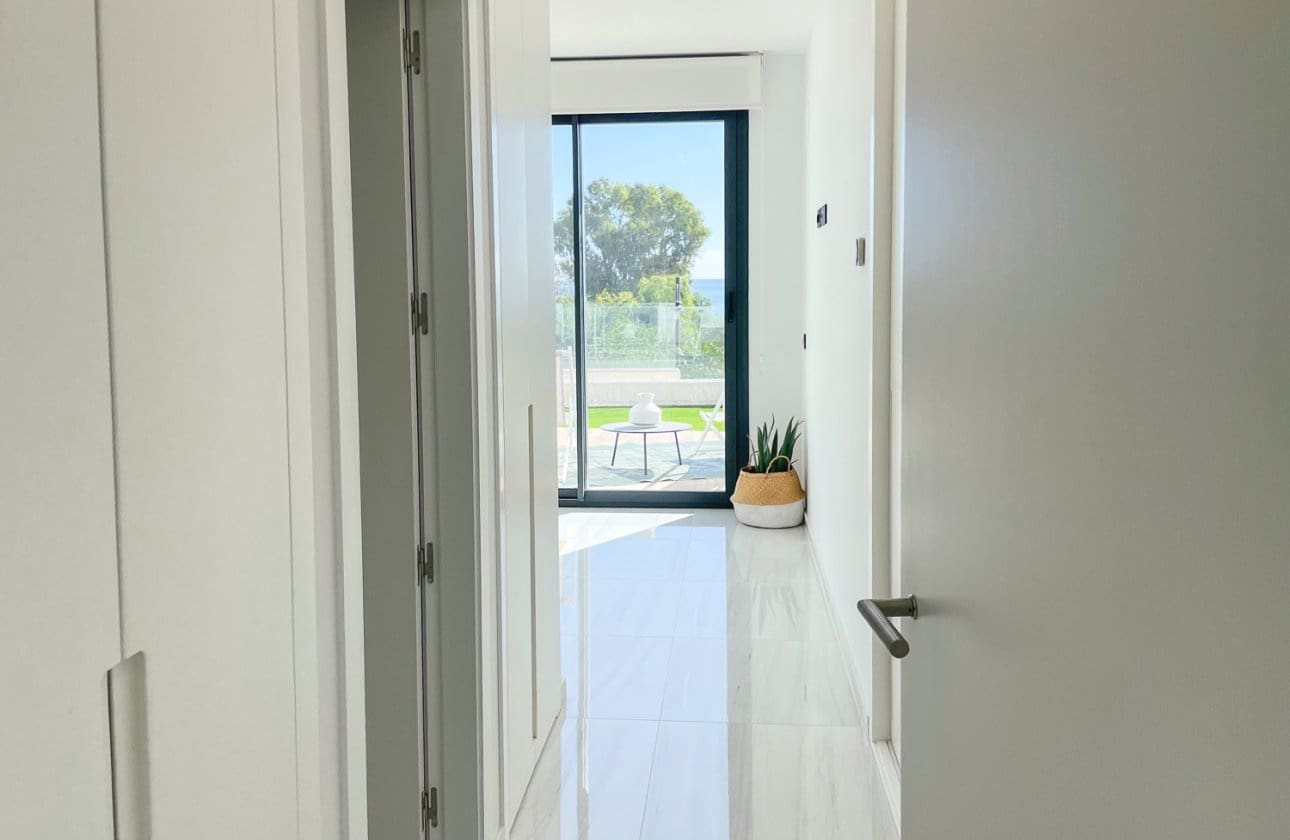 Apartamento de 3 habitaciones en La Villajoyosa / Vila Joiosa en venta con piscina garaje - 1.390.000 € (Ref: 9419306)