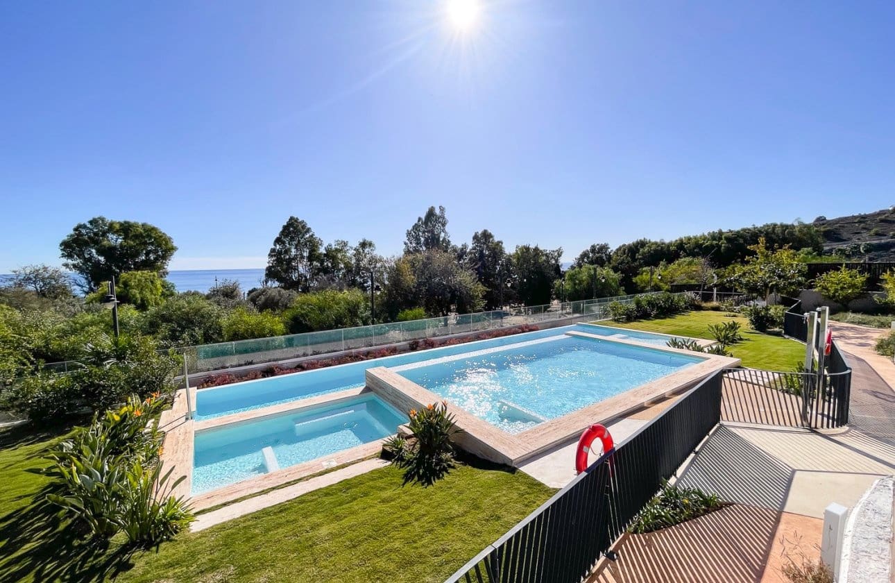 Apartamento de 3 habitaciones en La Villajoyosa / Vila Joiosa en venta con piscina garaje - 1.390.000 € (Ref: 9419306)