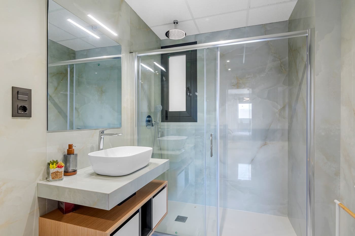 3 sypialnia Apartament na sprzedaż w Orihuela Costa z basenem garażem - 990 000 € (Ref: 9419315)