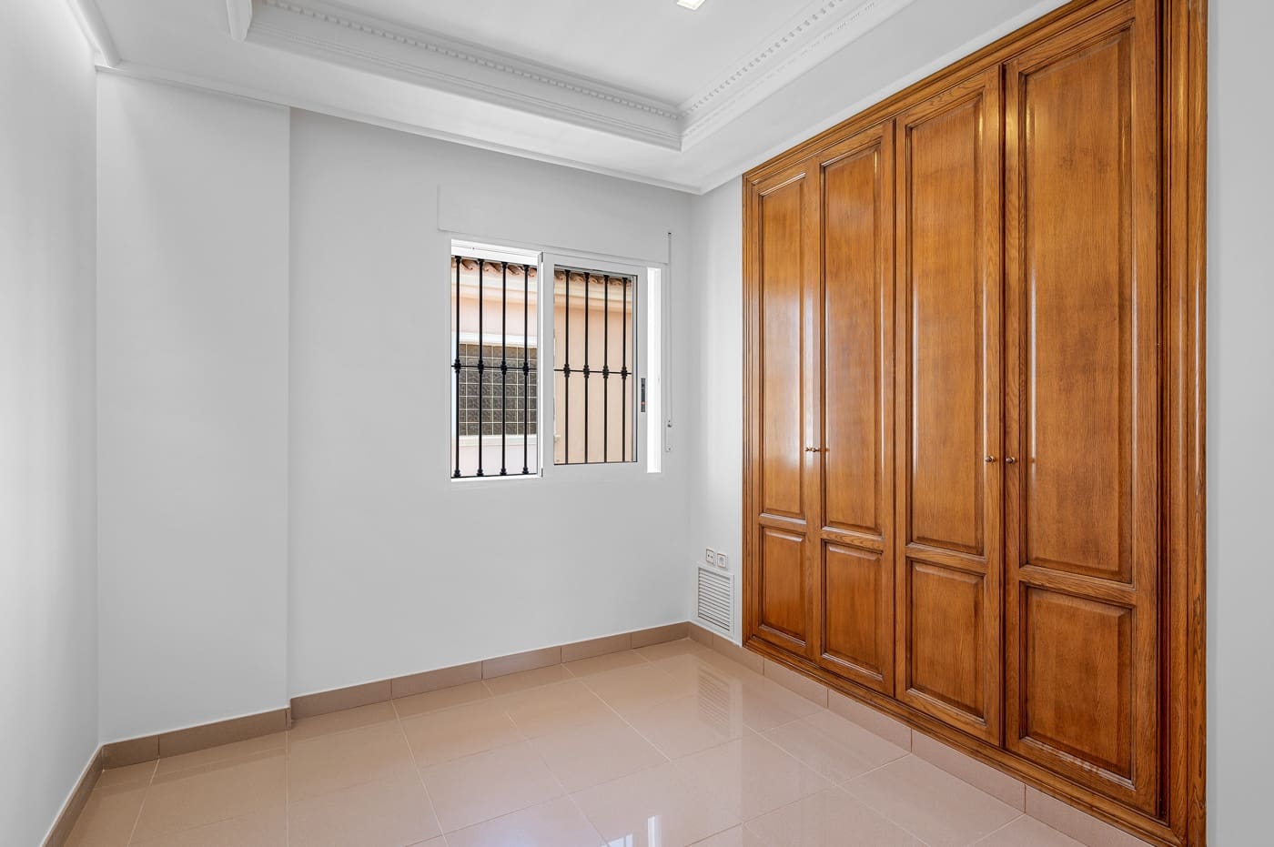 4 soverom Villa til salgs i Torrevieja med svømmebasseng garasje - € 960 000 (Ref: 9419321)