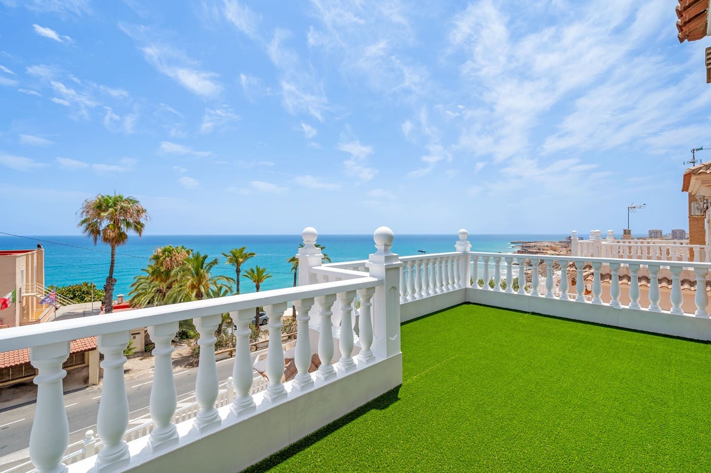 4 soverom Villa til salgs i Torrevieja med svømmebasseng garasje - € 960 000 (Ref: 9419321)