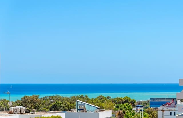 Chalet de 4 habitaciones en Los Secanos, Guardamar del Segura en venta con piscina - 1.390.000 € (Ref: 9419329)